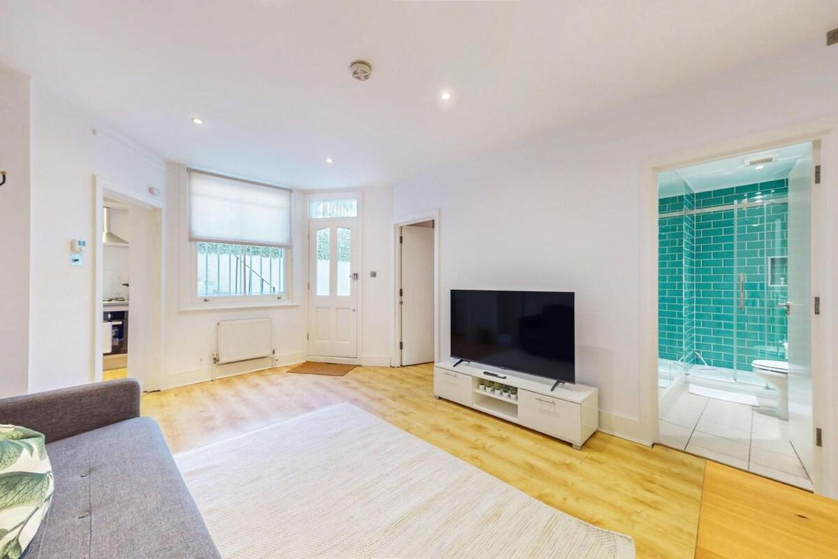 Charming 1 Bedroom Near Shepherds Bush Station * Londres
