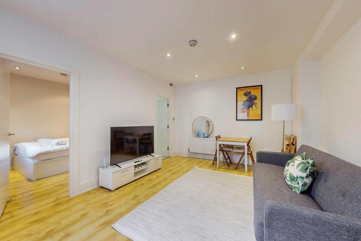 Charming 1 Bedroom Near Shepherds Bush Station Appartement